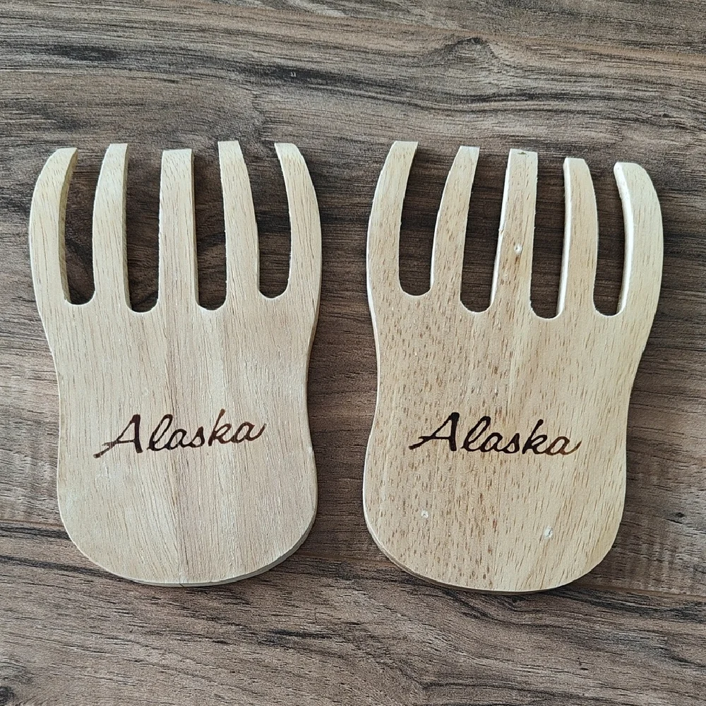 EUC Alaska Salad/Pasta Claws